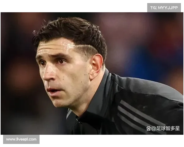 专访维拉门将马丁内斯:谈2026年2月球队防守组织的改进细节。 专访维拉门将马丁内斯:谈2026年2月球队防守组织的改进细节。